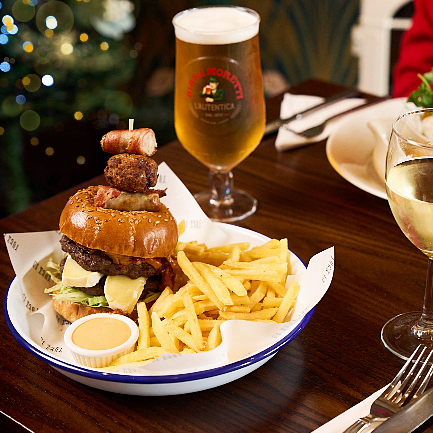 Festive Lunch & Dinner at The Three Arches Cardiff in Cyncoed